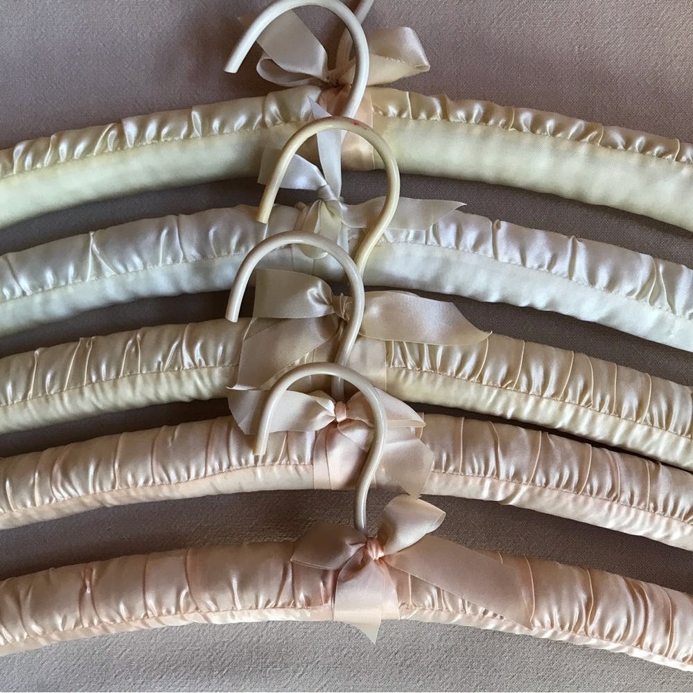 SATIN HANGERS - Picture 2 of 5